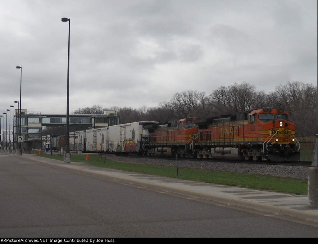 BNSF 5227 West